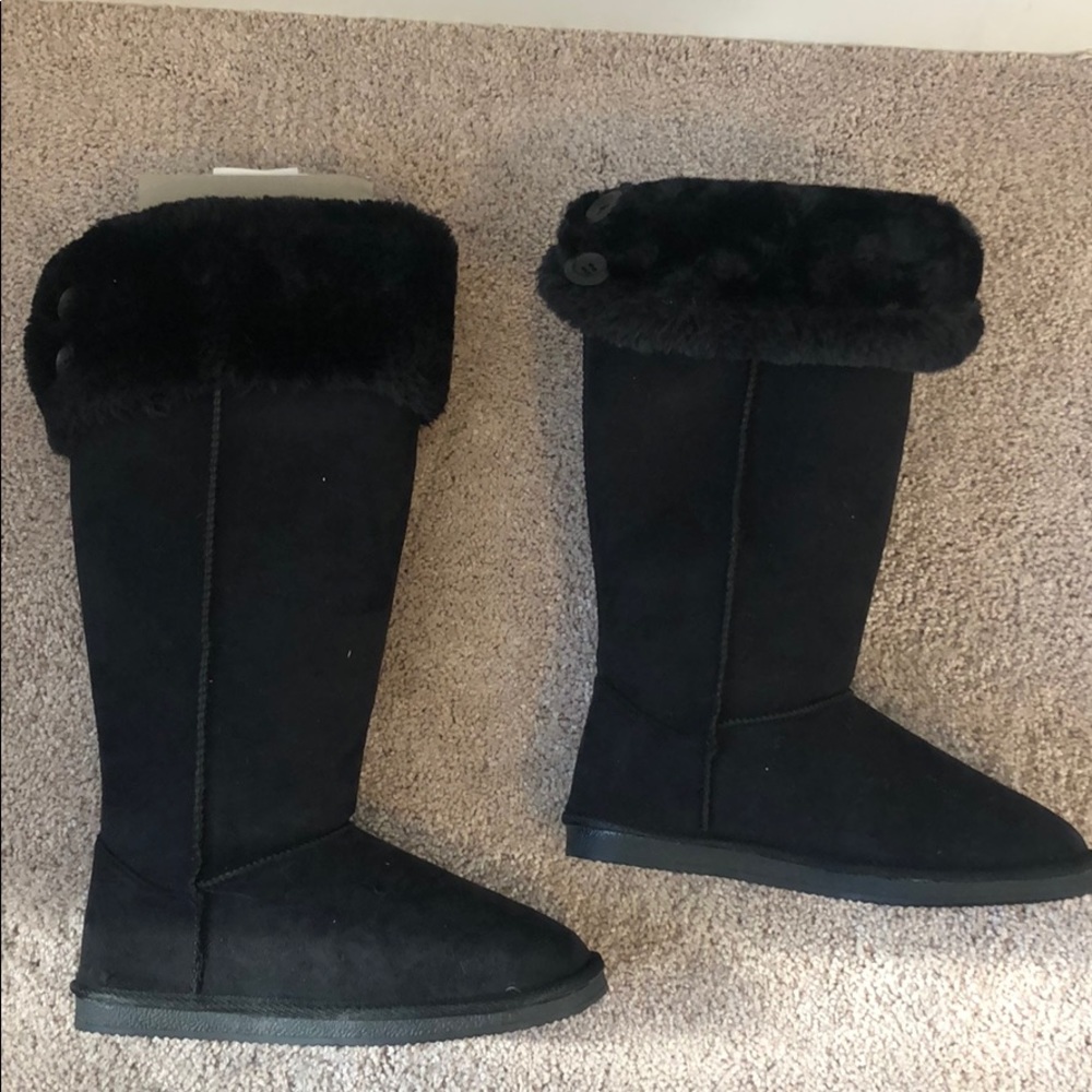 NWOT - Tall Fur Boots